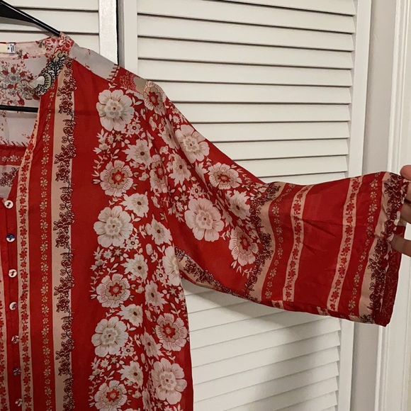 Johnny was red flowers blouse - Picture 6 of 7